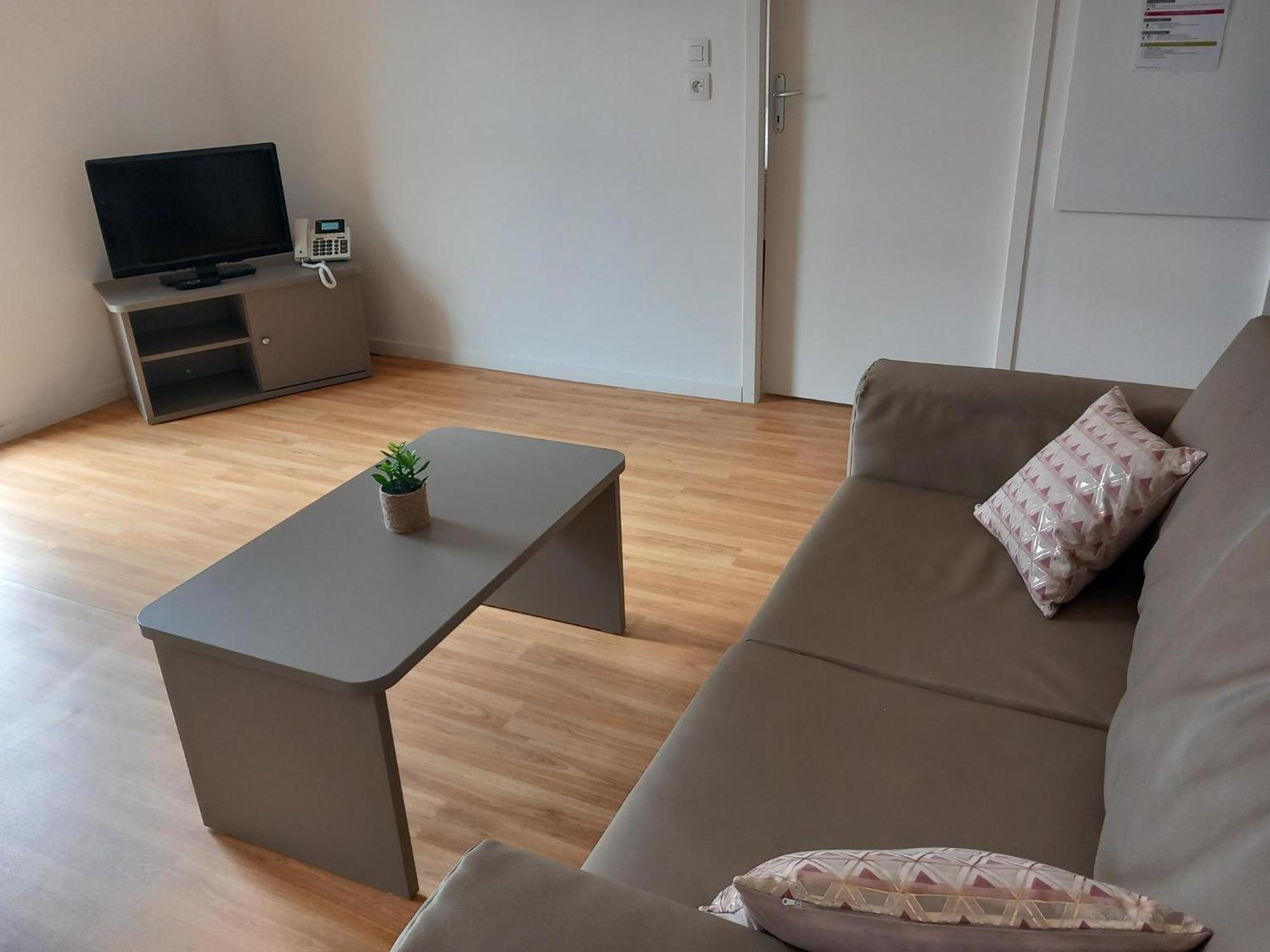 Residence Services Seniors Espace Et Vie Ле-Ман Экстерьер фото