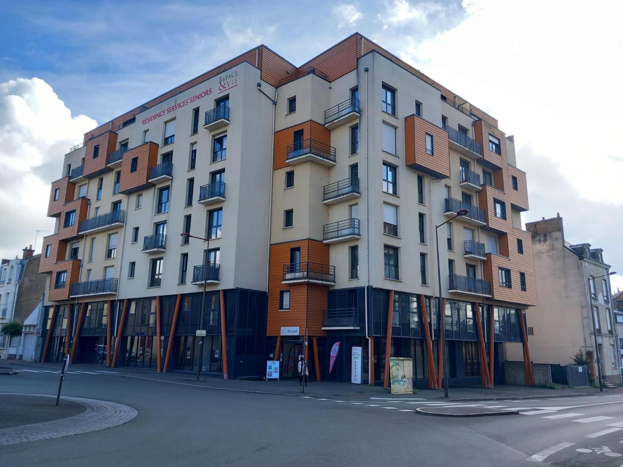 Residence Services Seniors Espace Et Vie Ле-Ман Экстерьер фото